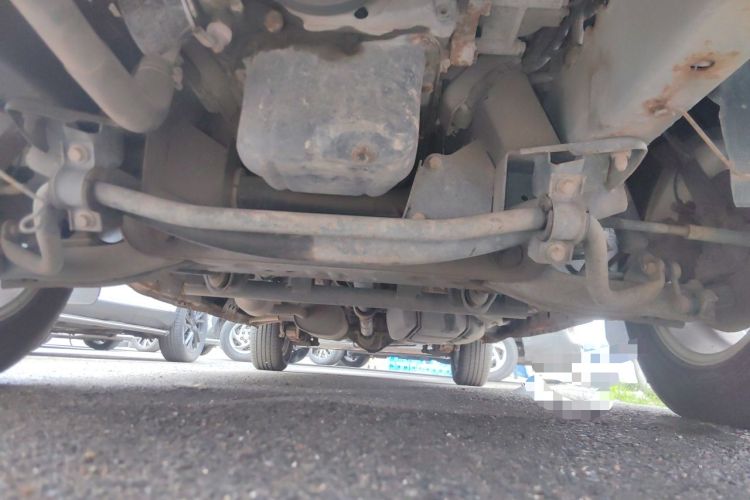 Used FORTHING Lingzhi 2015 M5 Q7 2.0L 7-seat Long-Wheelbase Comfort Model Chassis Front