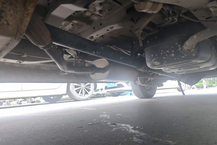 Used FORTHING Lingzhi 2015 M3 1.6L 7-Seater Standard Model Chassis Front Left