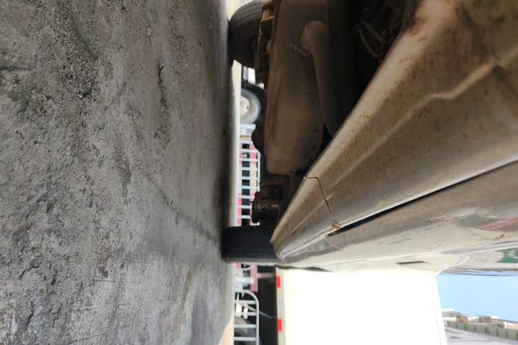 Used FORTHING Lingzhi 2015 V3 1.5L 7-Seater Luxury Model Chassis Front Left