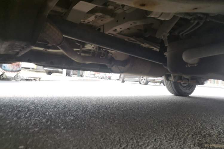 Used FORTHING Lingzhi 2015 M3 1.6L 7-Seater Standard Model Chassis Front Left