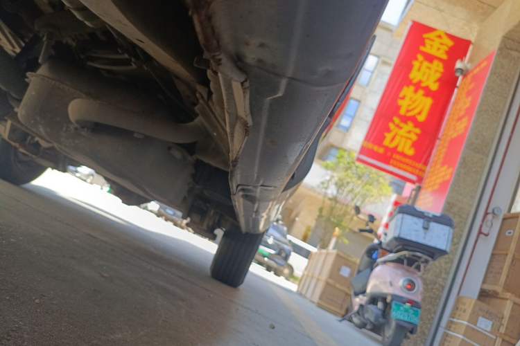 Used FORTHING Lingzhi 2015 V3 1.5L 7-Seater Luxury Model Chassis Front Left