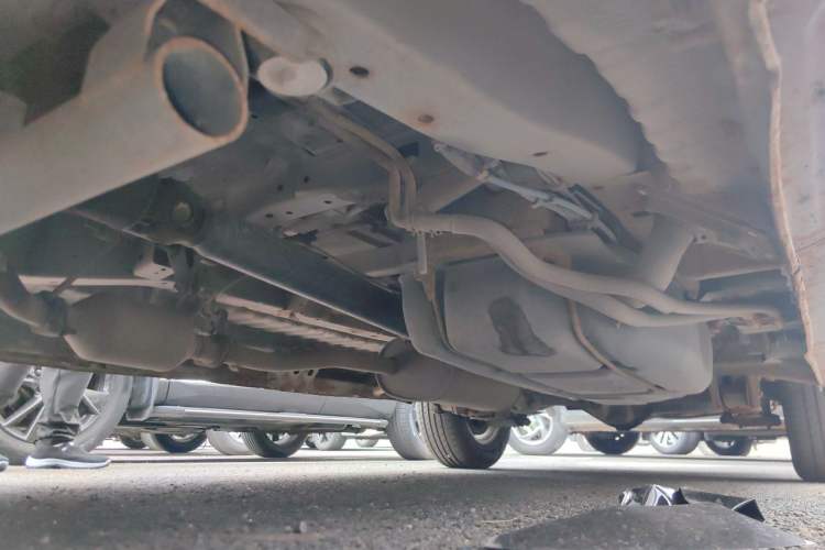 Used FORTHING Lingzhi 2015 M5 Q7 2.0L 7-seat Long-Wheelbase Comfort Model Chassis Front Left