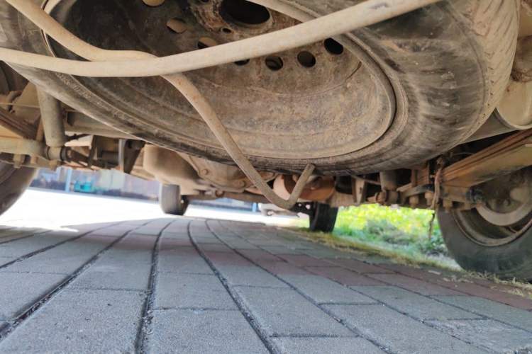 Used FORTHING Lingzhi 2015 V3 1.5L 7-seat Standard Model Chassis Rear