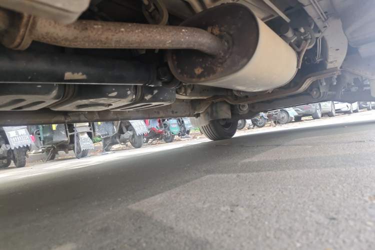 Used FORTHING Lingzhi 2015 M3 1.6L 7-Seater Standard Model Chassis Rear Right