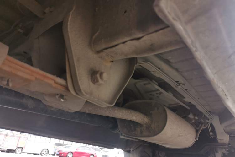 Used FORTHING Lingzhi 2015 M3 1.6L 7-Seater Standard Model Chassis Rear Right