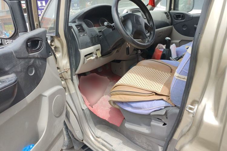 Used FORTHING Lingzhi 2015 M3 1.6L 7-Seater Comfort Model Driver Seat