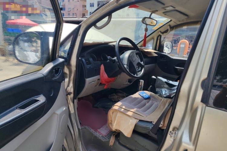 Used FORTHING Lingzhi 2015 V3 1.5L 7-Seater Luxury Model Driver Seat
