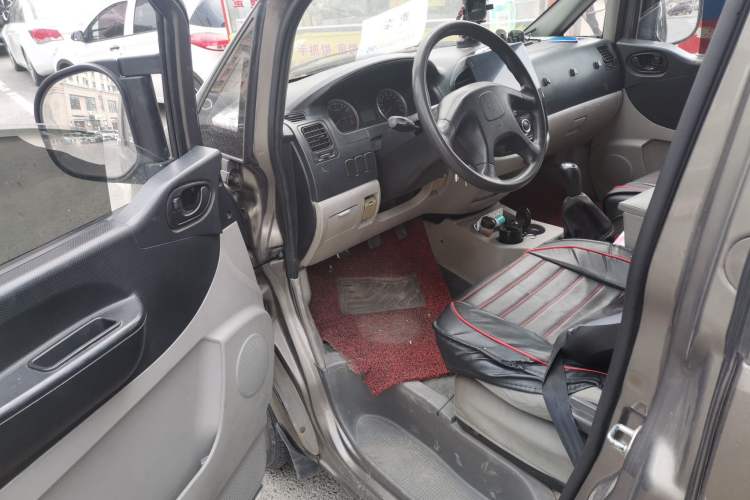 Used FORTHING Lingzhi 2015 M3 1.6L 7-Seater Standard Model Driver Seat