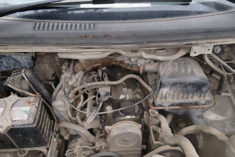 Used FORTHING Lingzhi 2015 V3 1.5L 5-Seater Special Offer Model Engine Bay