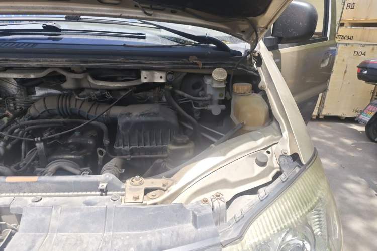 Used FORTHING Lingzhi 2015 M3 1.6L 7-Seater Standard Model Engine Bay Left
