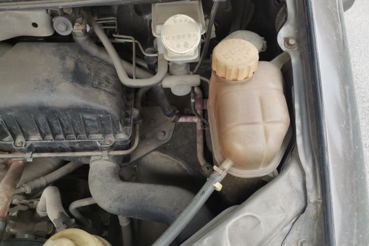 Used FORTHING Lingzhi 2015 M3 1.6L 7-Seater Standard Model Engine Bay Left