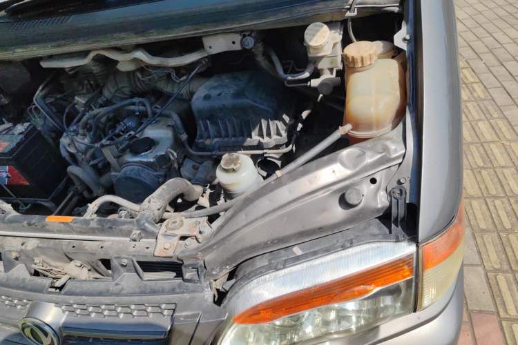Used FORTHING Lingzhi 2015 V3 1.5L 7-seat Standard Model Engine Bay Left