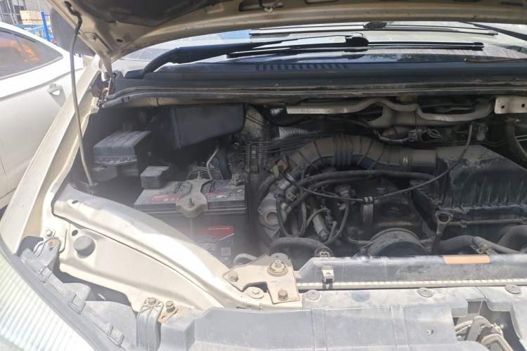Used FORTHING Lingzhi 2015 M3 1.6L 7-Seater Standard Model Engine Bay Right