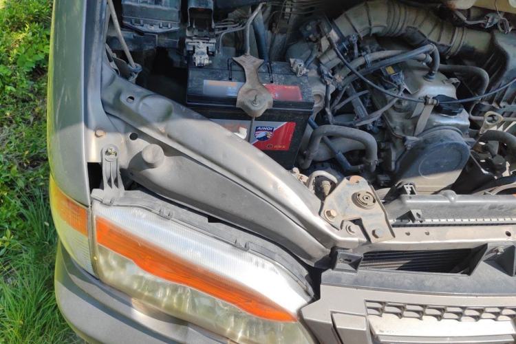 Used FORTHING Lingzhi 2015 V3 1.5L 7-seat Standard Model Engine Bay Right