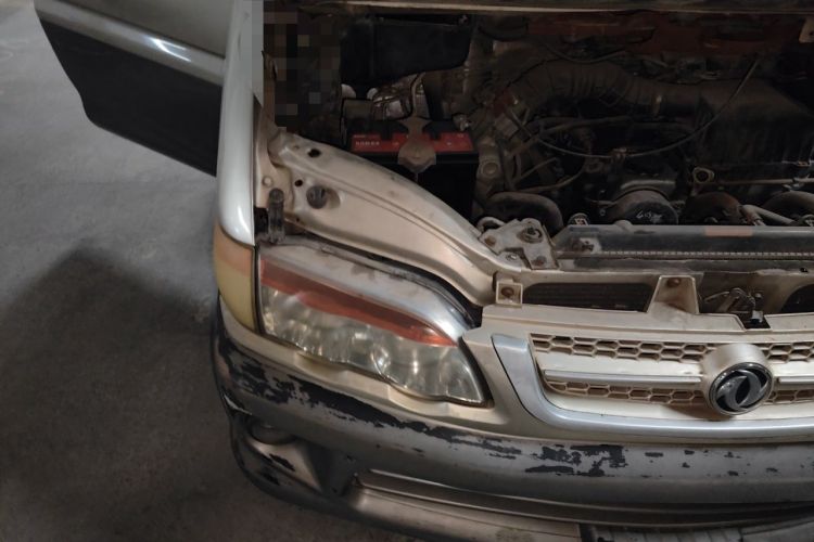 Used FORTHING Lingzhi 2015 V3 1.6L 7-Seater Standard Model Engine Bay Right