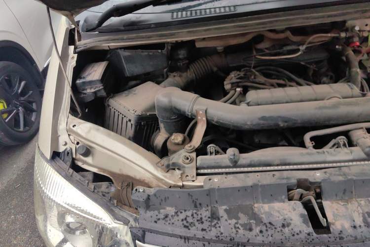 Used FORTHING Lingzhi 2015 M5 Q7 2.0L 7-seat Long-Wheelbase Comfort Model Engine Bay Right