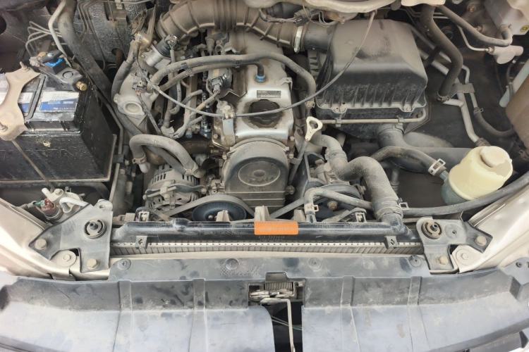 Used FORTHING Lingzhi 2015 M3 1.6L 7-Seater Comfort Model Engine Bay
