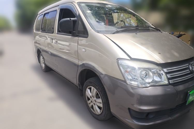 Used FORTHING Lingzhi 2015 M3 1.6L 7-Seater Standard Model Front Right 45 Deg