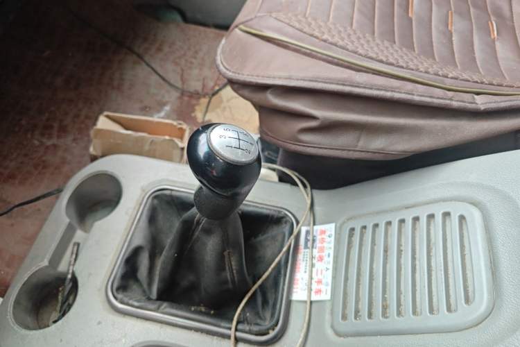 Used FORTHING Lingzhi 2015 M5 Q7 2.0L 7-seat Long-Wheelbase Comfort Model Gear Lever