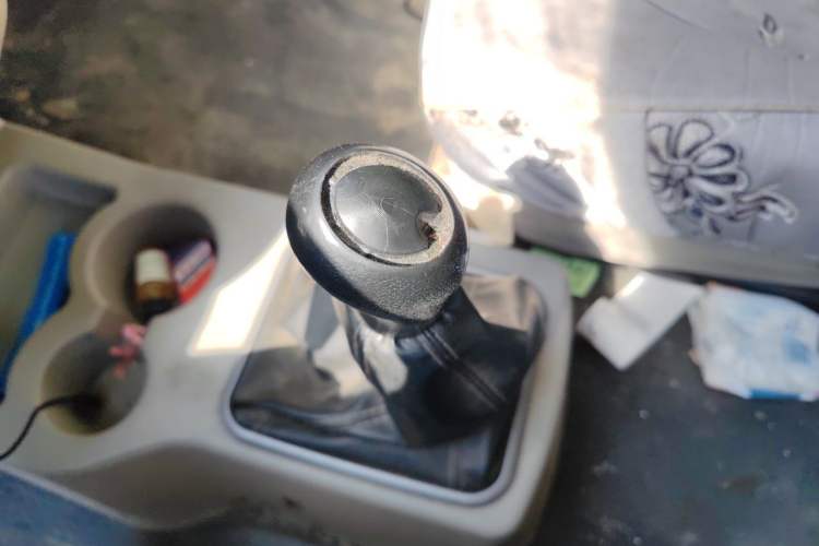 Used FORTHING Lingzhi 2015 V3 1.5L 7-seat Standard Model Gear Lever