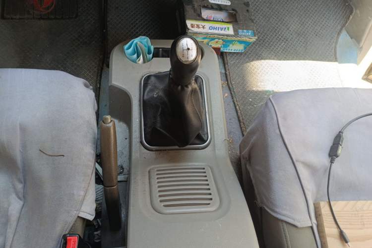 Used FORTHING Lingzhi 2015 V3 1.5L 7-Seater Luxury Model Gear Lever