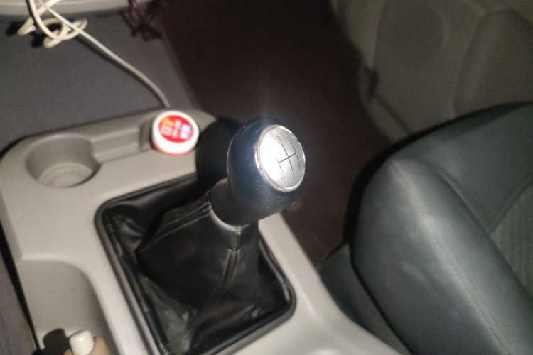 Used FORTHING Lingzhi 2015 M5 Q7 2.0L 7-seat Long-Wheelbase Comfort Model Gear Lever