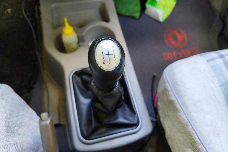 Used FORTHING Lingzhi 2015 V3 1.5L 7-Seater Comfort Model Gear Lever