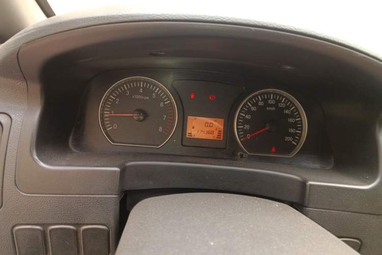 Used FORTHING Lingzhi 2015 V3 1.5L 7-Seater Luxury Model Instrument Cluster