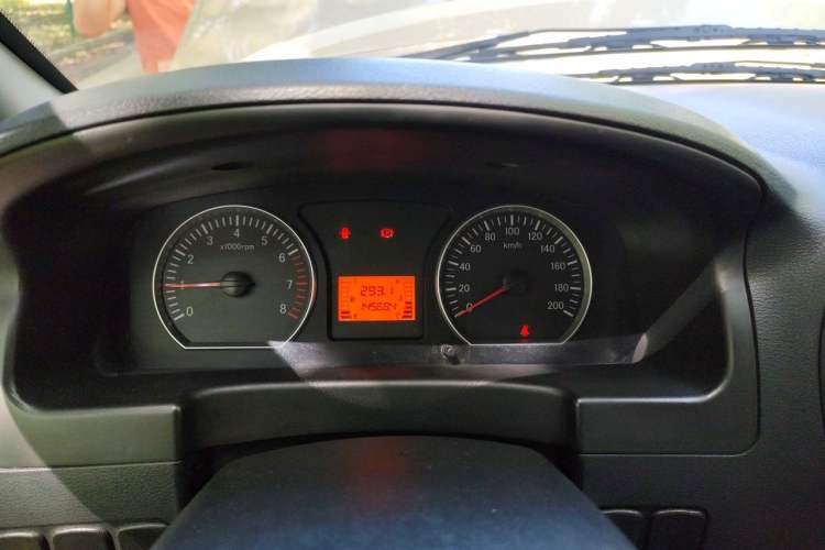 Used FORTHING Lingzhi 2015 V3 1.5L 7-Seater Comfort Model Instrument Cluster