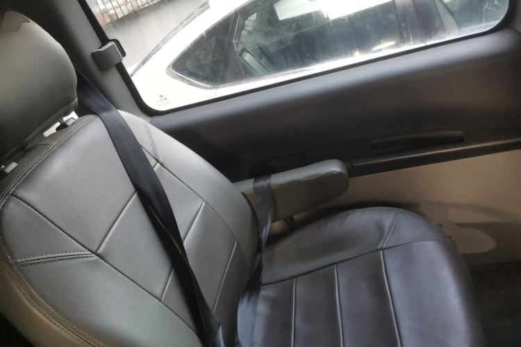 Used FORTHING Lingzhi 2015 M3 1.6L 7-Seater Luxury Model Left Rear Seat