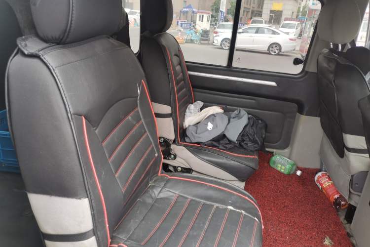 Used FORTHING Lingzhi 2015 M3 1.6L 7-Seater Standard Model Left Rear Seat