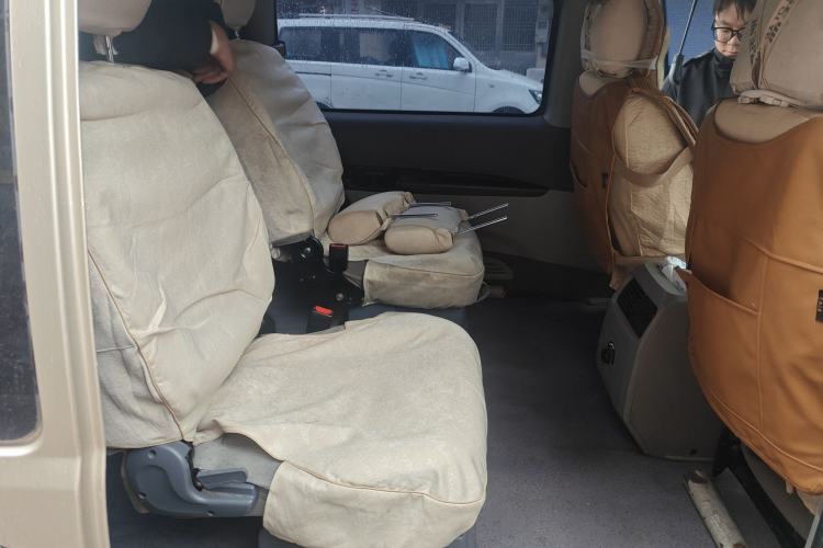 Used FORTHING Lingzhi 2015 V3 1.5L 7-Seater Luxury Model Left Rear Seat
