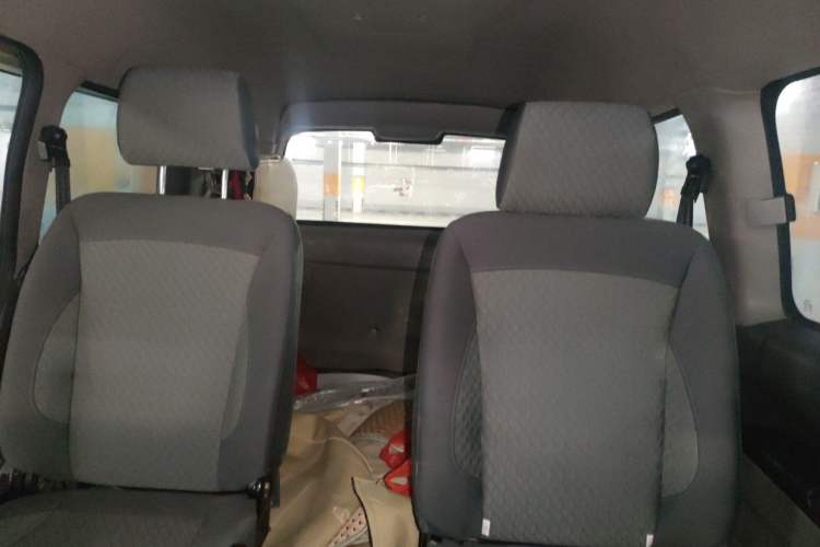Used FORTHING Lingzhi 2015 M5 Q7 2.0L 7-seat Long-Wheelbase Comfort Model Left Rear Seat