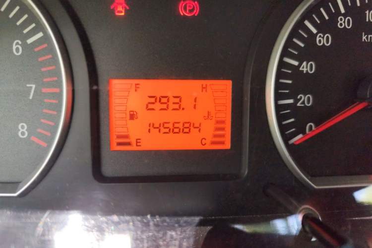 Used FORTHING Lingzhi 2015 V3 1.5L 7-Seater Comfort Model Odometer Close Up