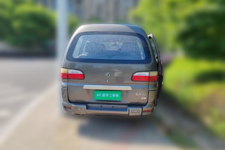 Used FORTHING Lingzhi 2015 V3 1.5L 7-seat Standard Model Rear