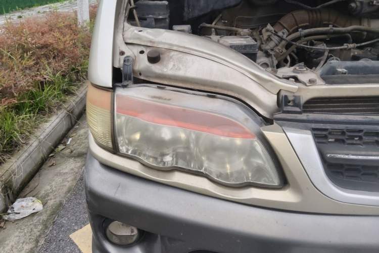 Used FORTHING Lingzhi 2015 V3 1.5L 5-Seater Special Offer Model Right Front Headlight