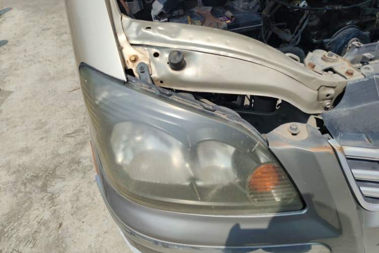 Used FORTHING Lingzhi 2015 V3 1.5L 7-Seater Luxury Model Right Front Headlight