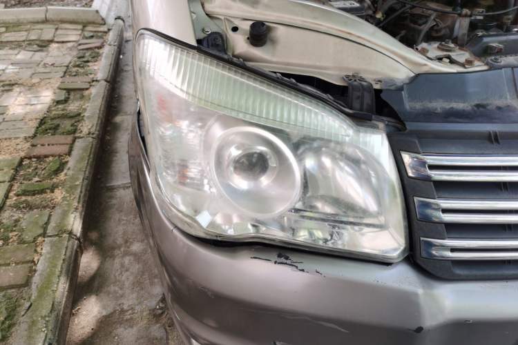 Used FORTHING Lingzhi 2015 M3 1.6L 7-Seater Luxury Model Right Front Headlight