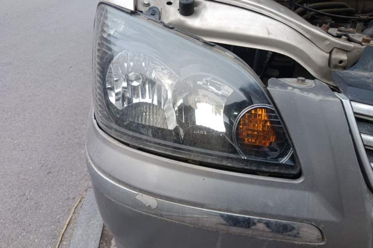 Used FORTHING Lingzhi 2015 V3 1.5L 7-Seater Luxury Model Right Front Headlight