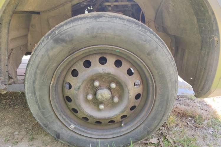 Used FORTHING Lingzhi 2015 V3 1.5L 7-seat Standard Model Right Front Wheel Hub