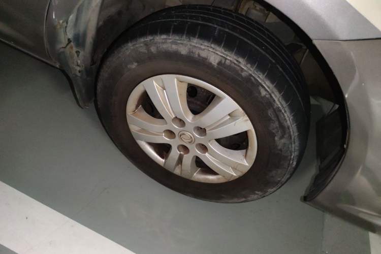 Used FORTHING Lingzhi 2015 M5 Q7 2.0L 7-seat Long-Wheelbase Comfort Model Right Front Wheel Hub