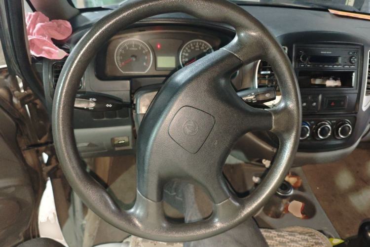Used FORTHING Lingzhi 2015 V3 1.5L 7-seat Standard Model Steering Wheel