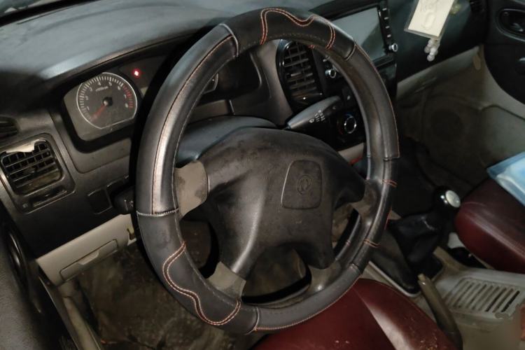 Used FORTHING Lingzhi 2015 V3 1.6L 7-Seater Standard Model Steering Wheel