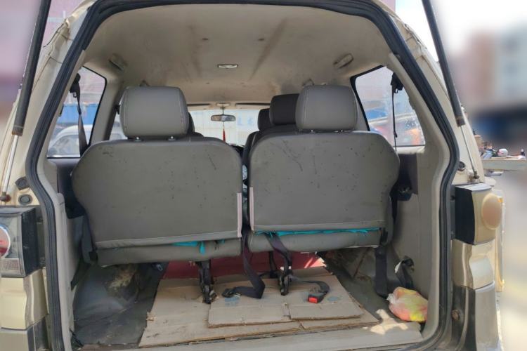 Used FORTHING Lingzhi 2015 V3 1.5L 7-Seater Luxury Model Trunk