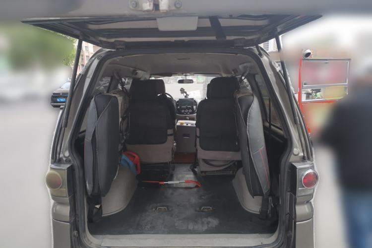 Used FORTHING Lingzhi 2015 M3 1.6L 7-Seater Standard Model Trunk