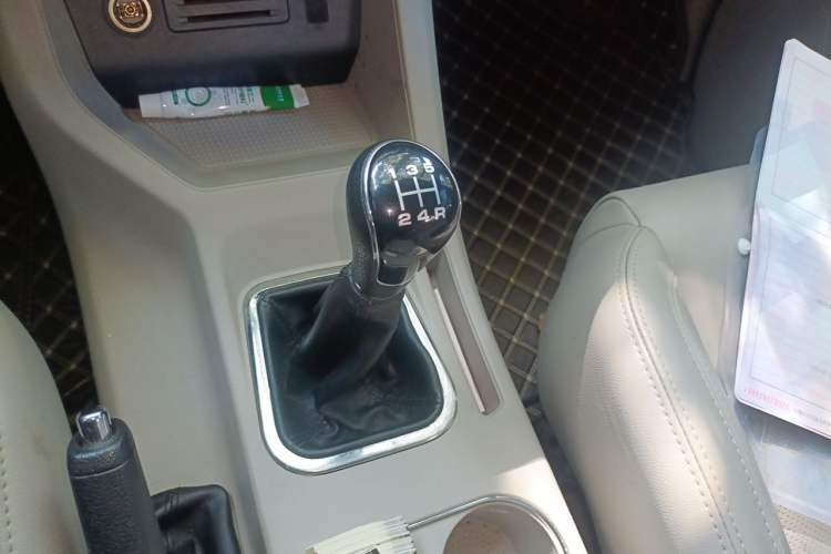 Used FORTHING Lingzhi 2016 M3 1.6L 7-Seater Comfort Model China IV Standard Gear Lever