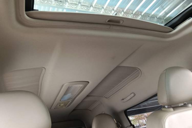 Used FORTHING Lingzhi 2016 M3 1.6L 7-Seater Luxury Model China IV Standard Headliner