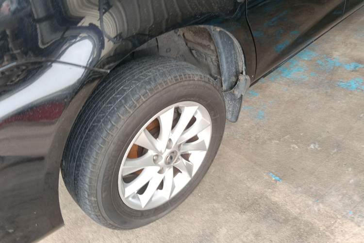 Used FORTHING Lingzhi 2016 M3 1.6L 7-Seater Luxury Model China IV Standard Left Front Wheel Hub