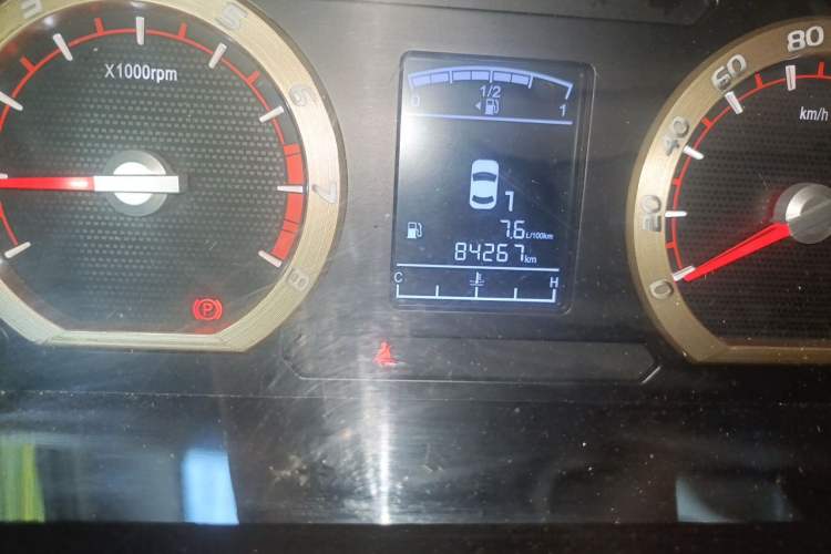 Used FORTHING Lingzhi 2016 M3 1.6L 7-Seater Comfort Model China IV Standard Odometer Close Up