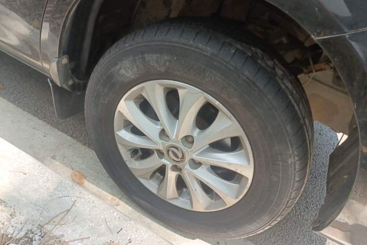 Used FORTHING Lingzhi 2016 M3 1.6L 7-Seater Comfort Model China IV Standard Right Front Wheel Hub